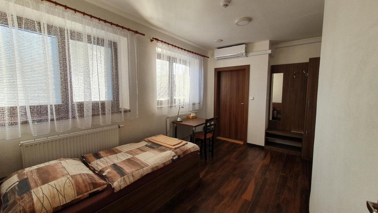 Motorest U Kola Prostějov Dış mekan fotoğraf