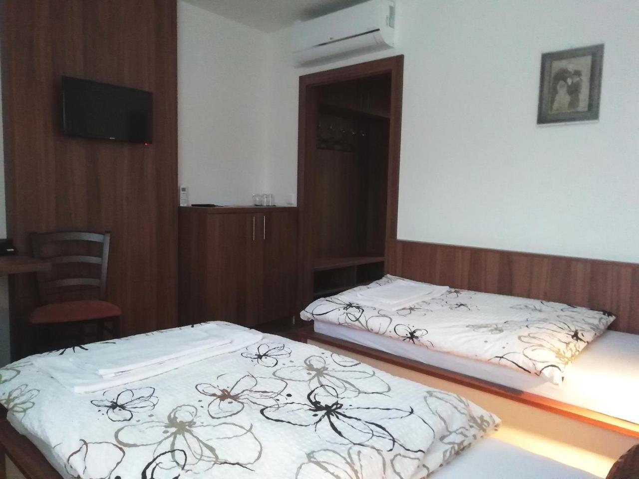 Motorest U Kola Otel Prostějov Dış mekan fotoğraf