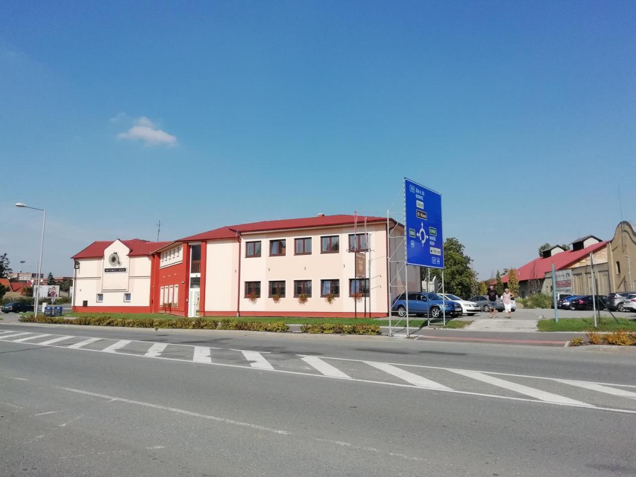 Motorest U Kola Otel Prostějov Dış mekan fotoğraf